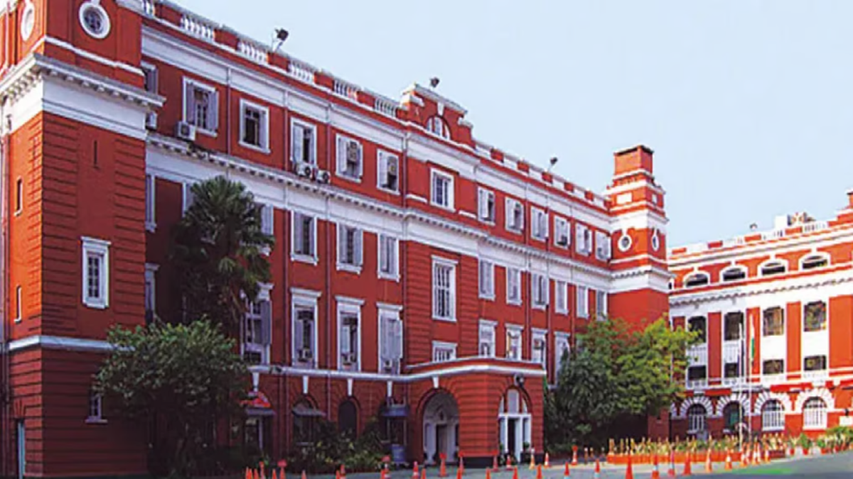 साइबर धोखाधड़ी की भरमार : कोलकाता साइबर हेल्पलाइन पर 24 घंटे में 200 से अधिक शिकायतें