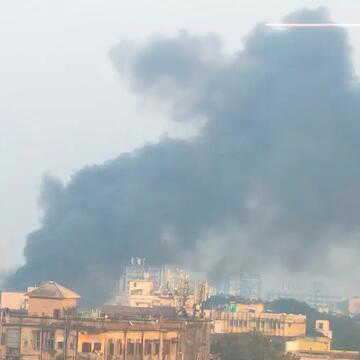 कोलकाता के भुटिया मार्केट में लगी भयावह आग, जलकर खाक हुई ऊनी कपड़ों की दुकानें