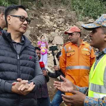 राहत लेकर अपने 'मजबूत गढ़' उत्तर बंगाल पहुंचे भाजपा के शीर्ष नेता