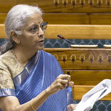 वित्त मंत्री ने लोकसभा में पेश किया कॉर्पोरेट कानून संशोधन विधेयक, विपक्ष ने पारदर्शिता पर सवाल उठाए