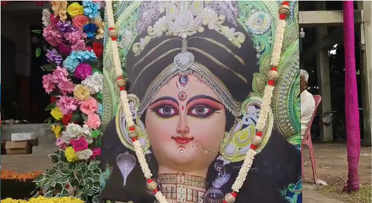 दशमी के दिन से ही चंदननगर में शुरू हो गयी जगद्धात्री पूजा की तैयारियां