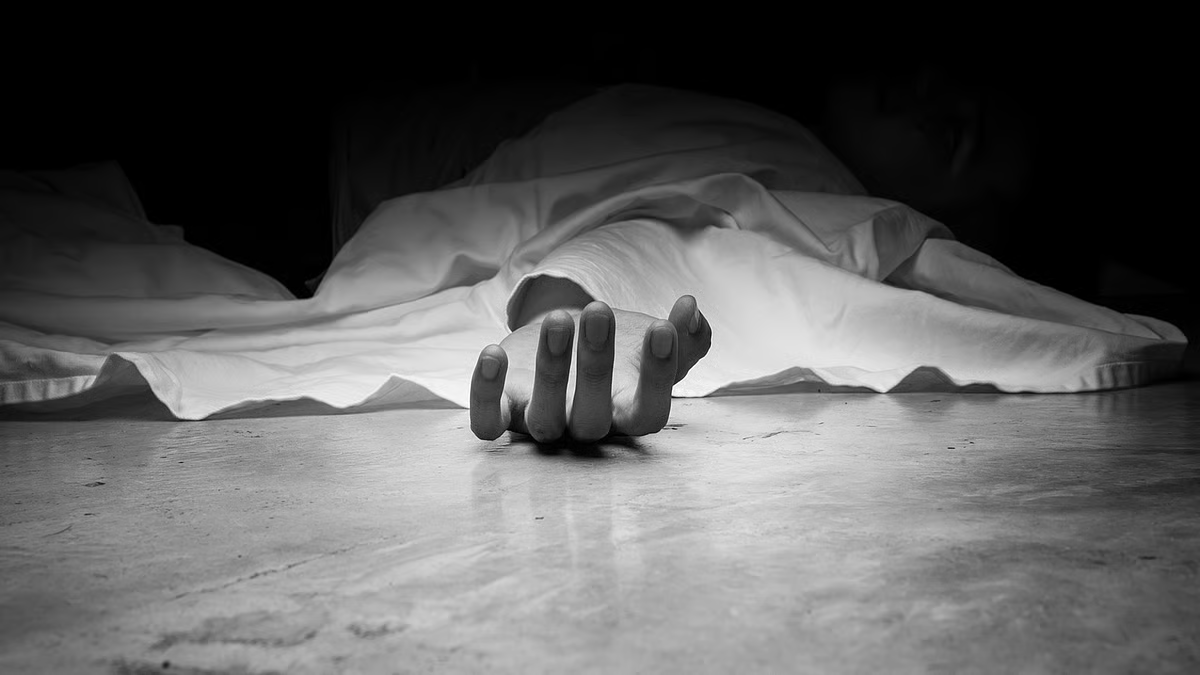 षष्ठी के दिन बाघाजतिन में महिला का शव घर में फ्रिज के पास से बरामद, जांच शुरू