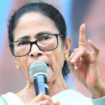 ममता बनर्जी का मतदाता सूची को लेकर बड़ा आरोप, 'जोड़ा जा रहा बाहरी लोगों का नाम'