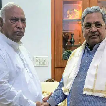 कर्नाटक कांग्रेस में नेतृत्व परिवर्तन तेज, शनिवार को CLP बैठक से तय होगा नया मुख्यमंत्री