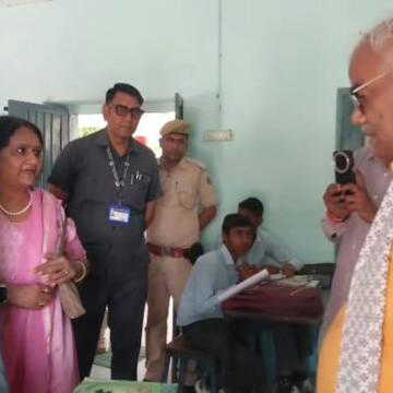 राजस्थान के शिक्षा मंत्री ने 7वीं की छात्रा से पूछा 'संविधान' पर सवाल, जवाब सुनकर दी शाबाशी