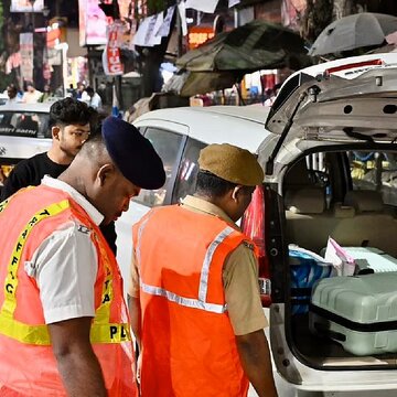 दिल्ली में विस्फोट, कोलकाता में हाई अलर्ट, हावड़ा-सियालदह स्टेशन पर कड़ी नजर