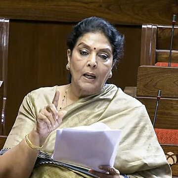 संसद में ‘कुत्ता विवाद’ पर सियासी टकराव तेज़, रेणुका चौधरी के बयान पर घमासान