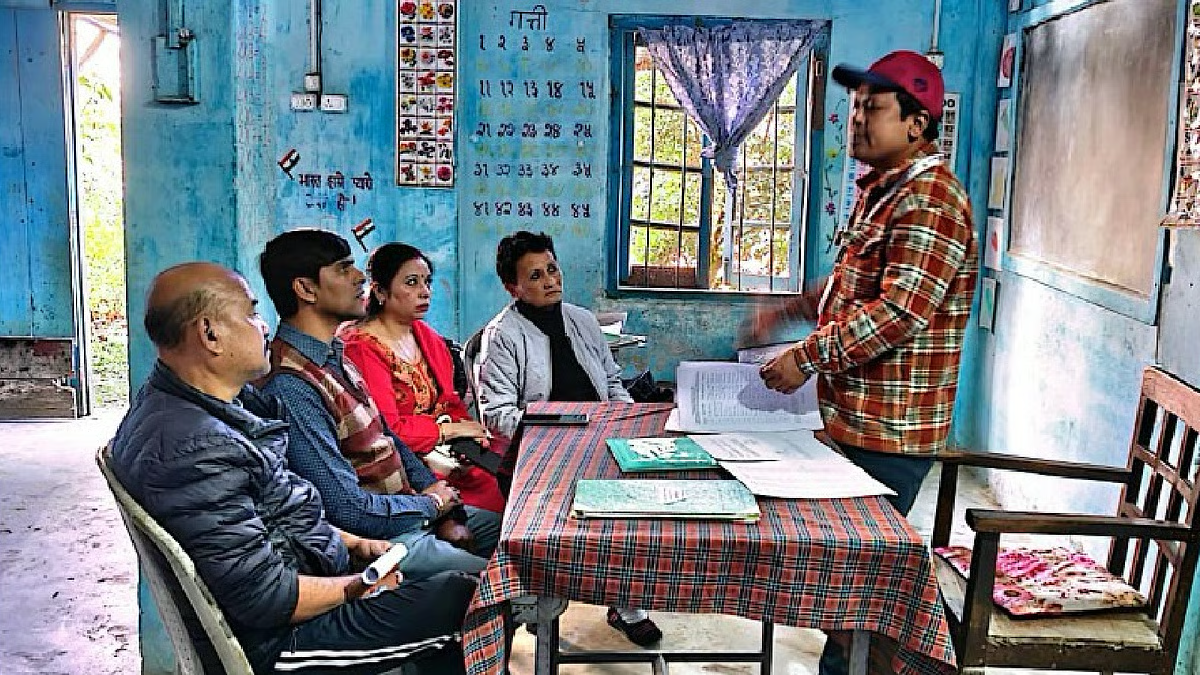 बंगाल में शनिवार से SIR की सुनवाई शुरू, कितना मुस्तैद है चुनाव आयोग?