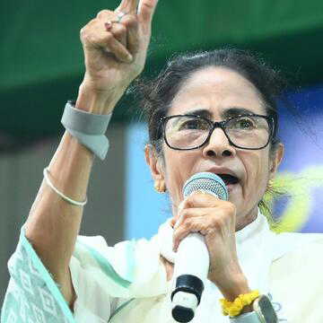 बंगाल चुनाव पर गरमाई राजनीति - ममता बनर्जी का बड़ा आरोप, "असम चुनाव में 50 हजार बाहरी वोटर ले जाए गए!"