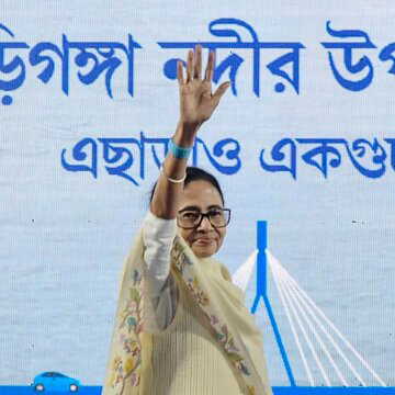 SIR के मुद्दे पर कल कोर्ट जाएंगी ममता बनर्जी, ‘गंगासागर सेतु’ के शिलान्यास पर निर्वाचन आयुक्त पर लगाए गंभीर आरोप
