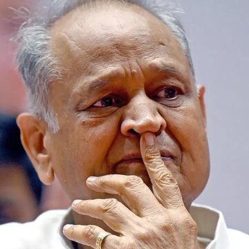 बिहार चुनावः कांग्रेस ने दिग्गजों को सौंपी कमान, गहलोत, बघेल और अधीर रंजन चौधरी को बनाया वरिष्ठ पर्यवेक्षक