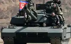 उत्तर कोरिया: किम जोंग की बेटी ने टैंक चलाया, पिता के साथ सैन्य अभ्यास में दिखाई ताकत