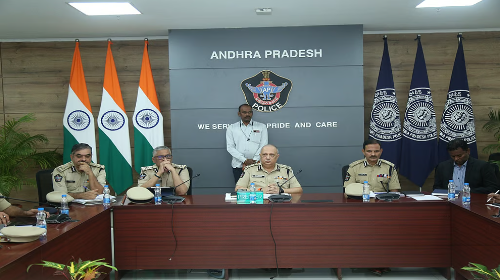 आंध्र प्रदेश में हत्या को दुर्घटना दिखाने की कोशिश का आरोप, प्रेमी के साथ पत्नी गिरफ्तार