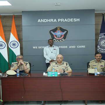 आंध्र प्रदेश में हत्या को दुर्घटना दिखाने की कोशिश का आरोप, प्रेमी के साथ पत्नी गिरफ्तार