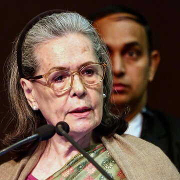 अरावली पहाड़ियों पर केन्द्र की नई परिभाषा से विवाद तेज, सोनिया गांधी ने इसे 'डेथ वारंट' बताया