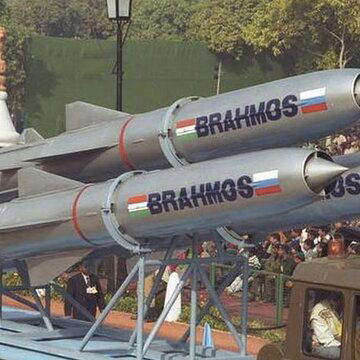 लखनऊ में बनी ब्रह्मोस मिसाइलें अब दुश्मनों को नष्ट करने को तैयार, 18 अक्टूबर को होगा लॉन्च