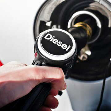 भारत ने फिर बढ़ाया सहयोग का हाथ : बांग्लादेश को मिला 5,000 टन डीजल का दूसरा खेप