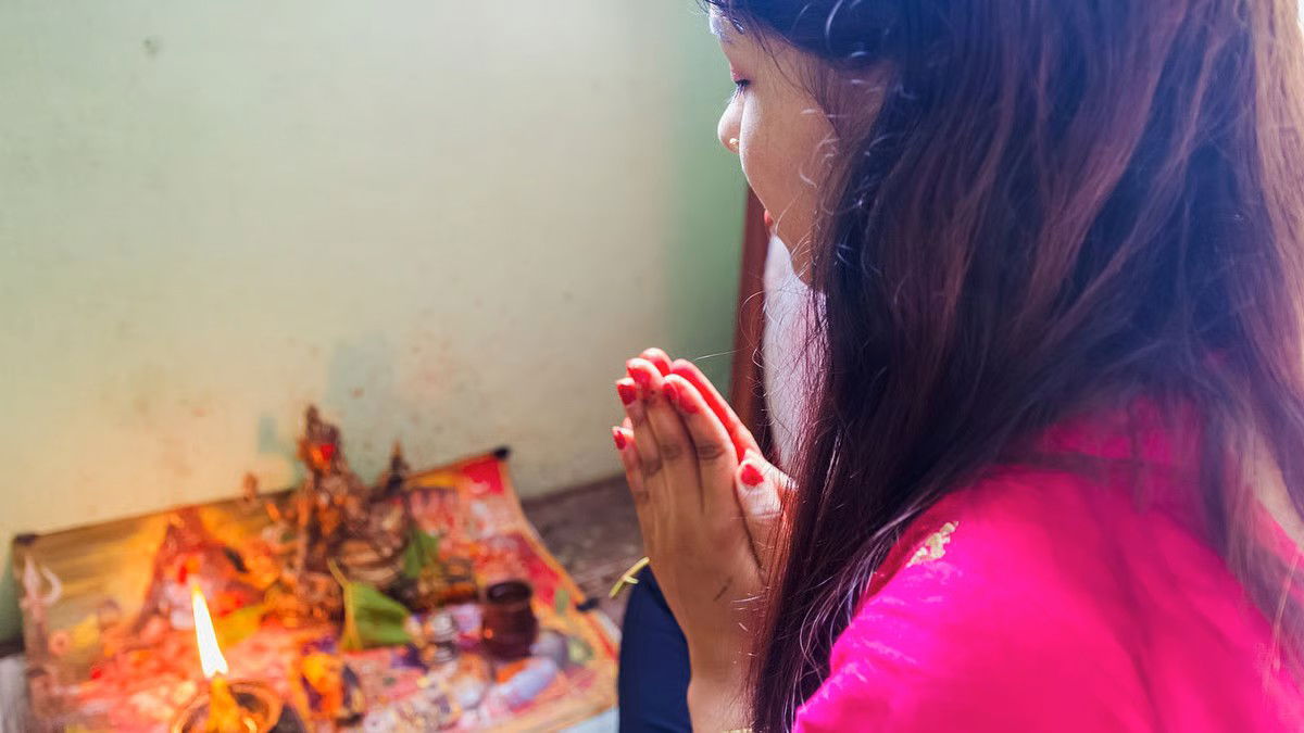 आप रोज़ के 5 काम गलत तरीके से करके अपने जीवन में अशुभ शक्तियों का संचार कर रहे हैं, जानिए वास्तु टिप्स