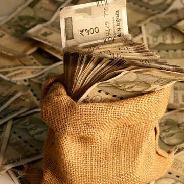 रुपये का मूल्य 91 के स्तर को पार, भारत की अर्थव्यवस्था पर दबाव