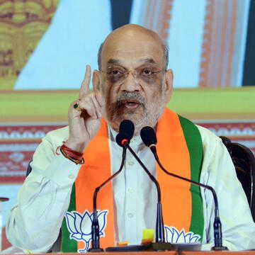 भारत कोई धर्मशाला नहीं हमारी धरती है, जिसने कब्जा किया है उन्हें जेल भेजा जाएगा : गरजे अमित शाह