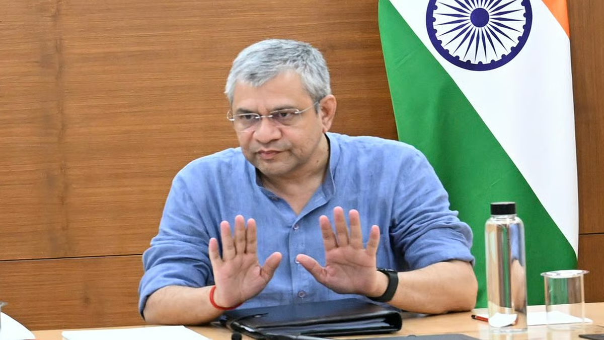 छठ और दीपावली पर चलाई जाएंगी 12,000 विशेष ट्रेनें, रेल मंत्री की घोषणा