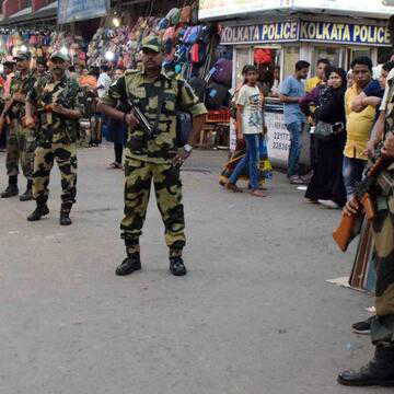 मतदान केंद्र के चारों तरफ खींची जाएगी लक्ष्मण-रेखा, वोटर स्लिप को लेकर भी आयोग के सख्त नियम