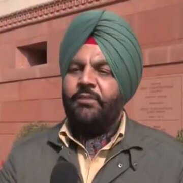 “अब यह देश सिर्फ़ एक बाज़ार बनकर रह गया है”-रूस को छोड़ने के आरोप पर कांग्रेस सांसद औजला का केंद्र पर हमला