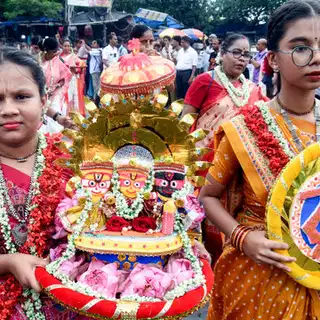 108 घड़ों के पानी से स्नान कर बीमार पड़ेंगे प्रभु जगन्नाथ! जानिए कब है स्नान पूर्णिमा का शुभ मुहूर्त?
