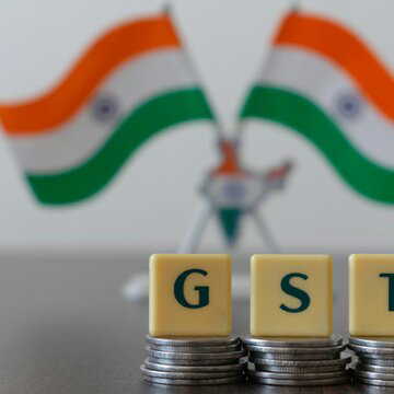 केंद्र ने जीवन और स्वास्थ्य बीमा पर 18% GST हटाने का निर्देश जारी किया