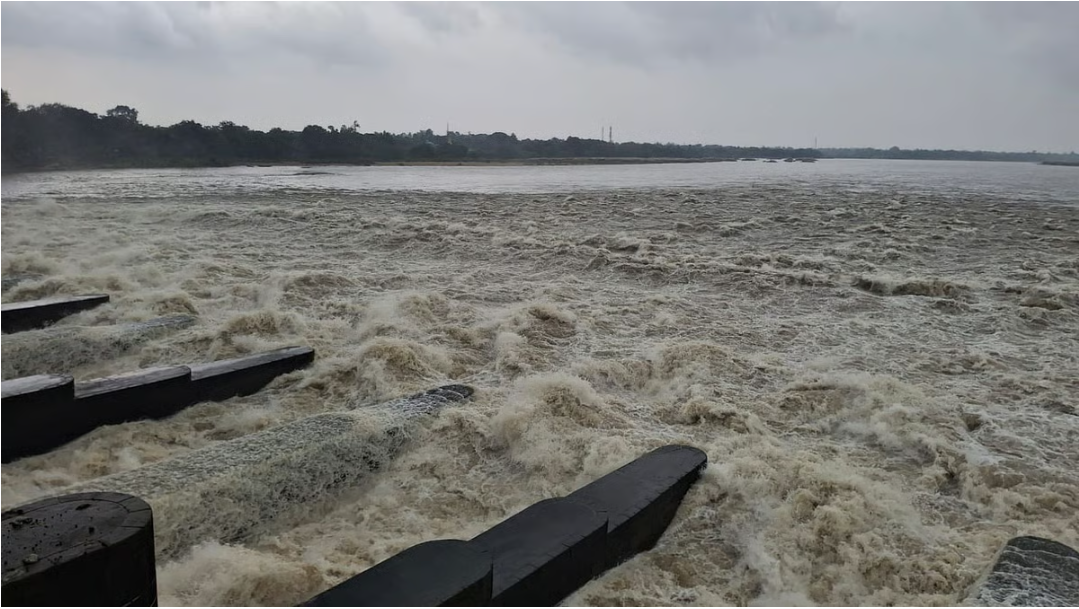 माइथन-पंचेत बांध से आज फिर छोड़ा गया 70 हजार क्यूसेक पानी, दुर्गापुर बैराज पर बढ़ रहा दबाव