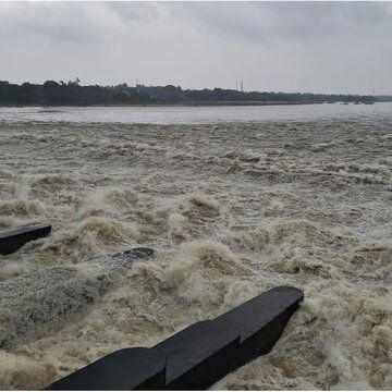 माइथन-पंचेत बांध से आज फिर छोड़ा गया 70 हजार क्यूसेक पानी, दुर्गापुर बैराज पर बढ़ रहा दबाव