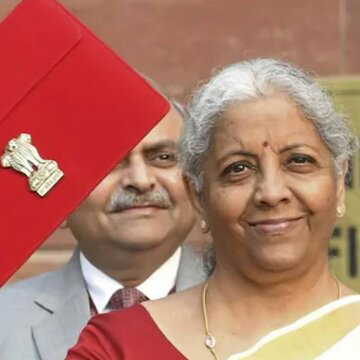 केंद्रीय बजट में शिक्षा फंड में कटौती, शिक्षा जगत में निराशा