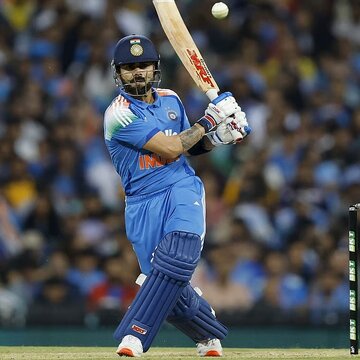 ODI में कोहली ने रचा इतिहास, सचिन का बड़ा रिकॉर्ड तोड़ा, संगकारा को पीछे छोड़ा