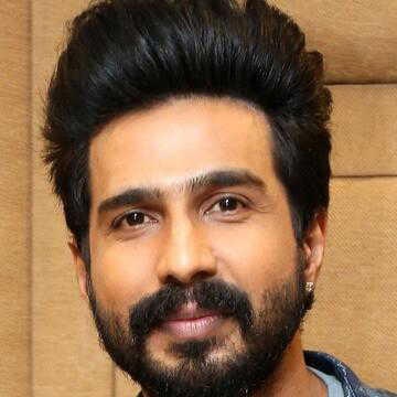 सोशल मीडिया से ब्रेक लेकर चर्चा में आए तमिल स्टार विष्णु विशाल, कहा-"जल्द लौटकर देंगे बड़े अपडेट”