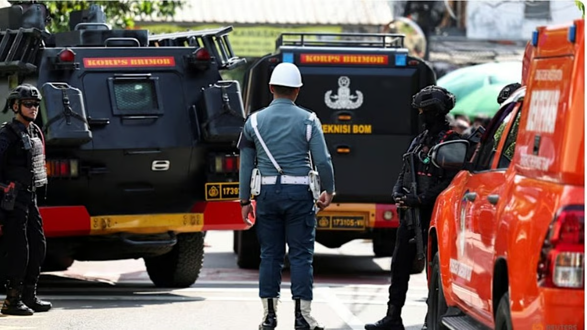 जकार्ता में नमाज़ के दौरान मस्जिद में भीषण विस्फोट, कम से कम 54 घायल