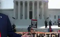 अमेरिकी सुप्रीम कोर्ट में ऐतिहासिक दिन : बहस में मौजूद रहे ट्रंप, जानिए कौन है चुनौती देने वाली वकील स्मिता घोष?