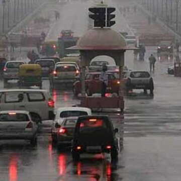 उत्तर भारत में बारिश और बर्फबारी के साथ कड़ाके की ठंड, क्या कहा मौसम विभाग ने?