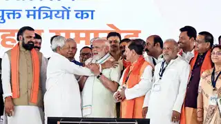 शपथ से शक्ति प्रदर्शन तक: कैबिनेट विस्तार के बाद पटना में पीएम मोदी का दमदार रोड शो, समर्थकों की भारी भीड़