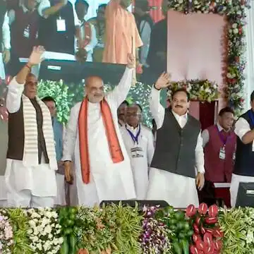शुभेंदु अधिकारी के शपथ ग्रहण समारोह में 23 राज्यों के मुख्यमंत्री, प्रधानमंत्री, गृह मंत्री और रक्षा मंत्री समेत कई पहुंचे