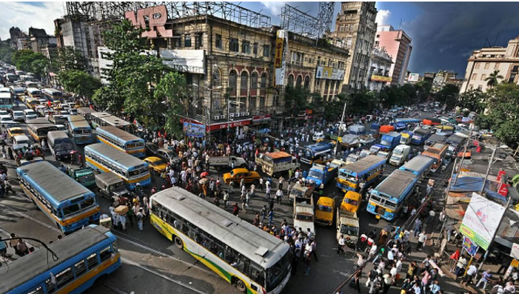 दिवाली-काली पूजा पर कोलकाता में ट्रैफिक एडवाइजरी जारी, पार्किंग को लेकर कौन सा निर्देश जारी?