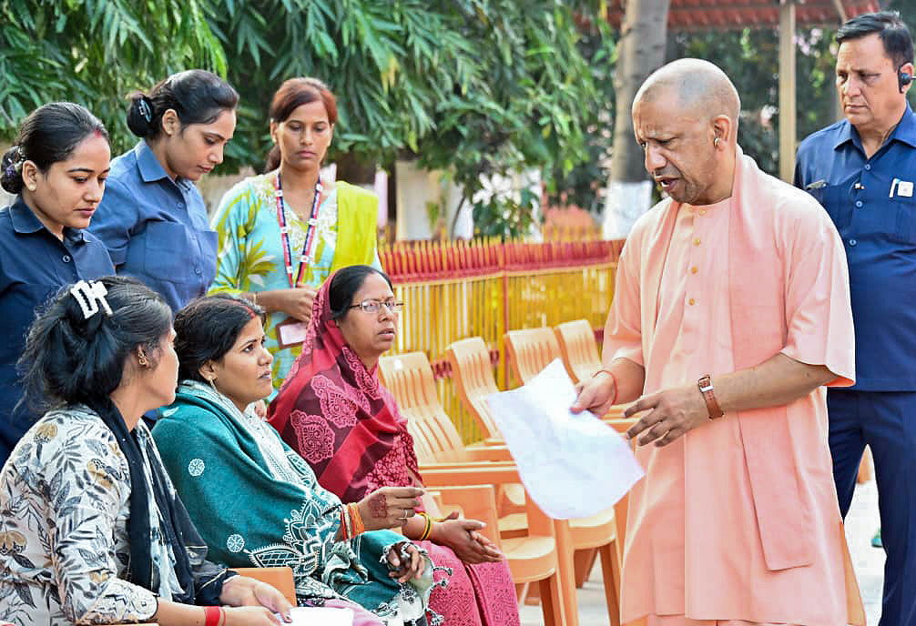 यूपी में मुख्यमंत्री आवास या राजभवन में नहीं होंगे ईद, दिवाली मिलन समारोह, योगी ने कहा-'धर्मनिरपेक्षता का पालन होगा'