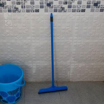 बाथरूम में खाली बाल्टी या गीले कपड़े छोड़ देने से आ सकता है भयावह संकट