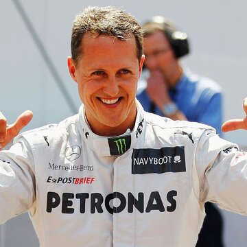 लंबे इंतजार के बाद उम्मीद जागी, 12 साल बाद शूमाकर की जिंदगी में लौटी हलचल, घर में व्हीलचेयर से घूम पा रहे हैं