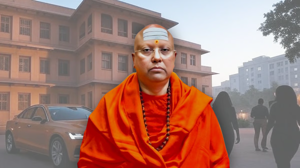 स्वामी चैतन्यानंद सरस्वती पर 15 युवतियों ने लगाया यौन उत्पीड़न का आरोप