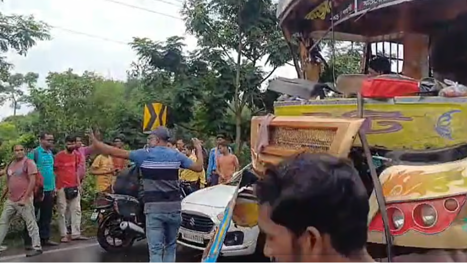 बांकुड़ा-दुर्गापुर राज्य मार्ग पर दो बसों की आमने-सामने भिड़ंत, 30 घायल