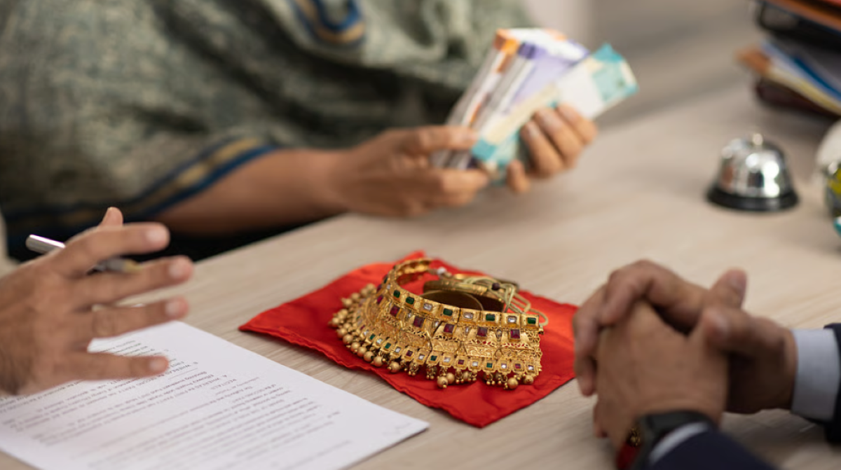 महंगाई का दबाव, गोल्ड लोन बाजार में धमाकेदार उछाल