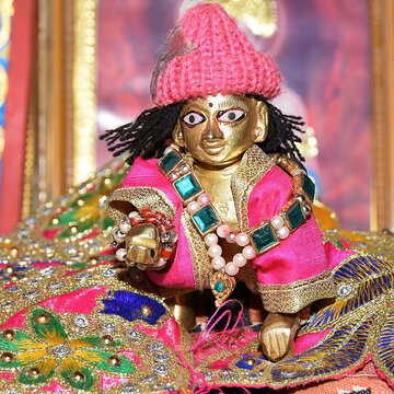 अगर घर में लड्डू गोपाल हो, तो सर्दियों में उनकी पूजा में ये 6 चीज़ें जरूर देनी चाहिए