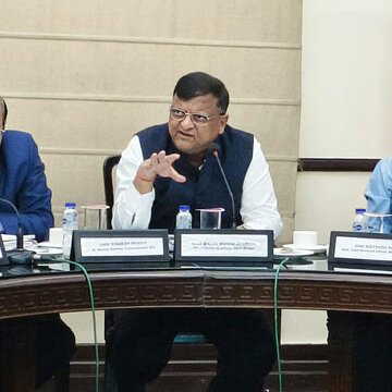 मामला संदेहास्पद है ! 2208 बूथों पर नज़र, आयोग ने मांगी रिपोर्ट