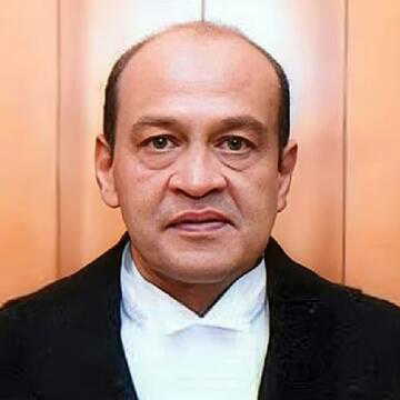 इलाहबाद हाई कोर्ट के जज यशवंत वर्मा ने दिया इस्तीफा, घर में नगद मिलने के बाद घिरे थे विवादों में