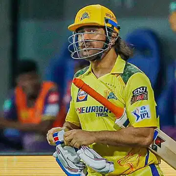 धुरंधर फॉर्म में संजू, CSK के बल्लेबाजी क्रम में और नीचे उतरेंगे धोनी?